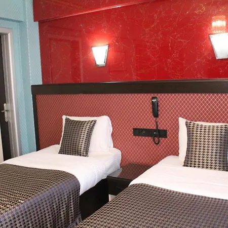 Falcon Hotel
