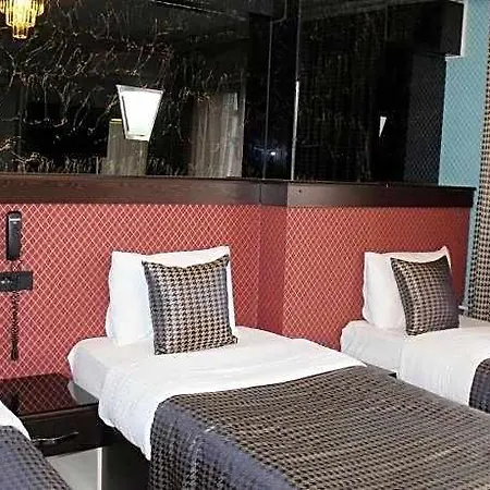Falcon Hotel 2*
