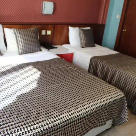 Falcon Hotel