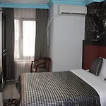 Falcon Hotel
